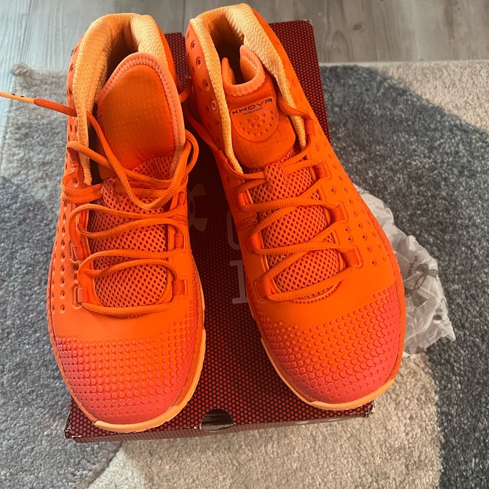 New in Box, Under Armour  HOVR Men’s Sneakers